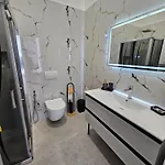Darla's - 2 Bedroom In Durrës