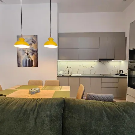 Darla's - 2 Bedroom In Durrës