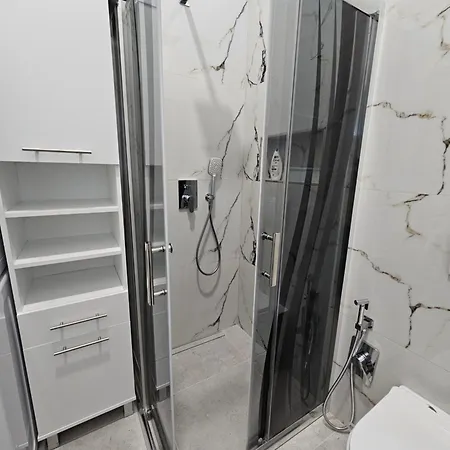 Darla's - 2 Bedroom In Durrës