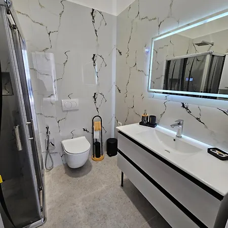 Darla's - 2 Bedroom In Durrës