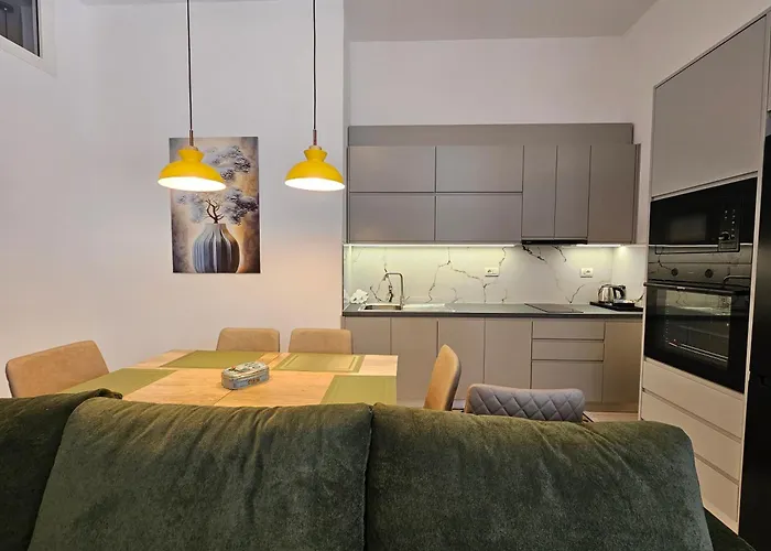 Darla's - 2 Bedroom In Durrës