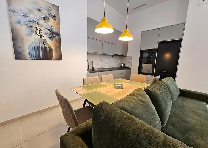 Darla's - 2 Bedroom In * Durrës