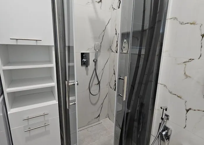 Darla's - 2 Bedroom In Durrës