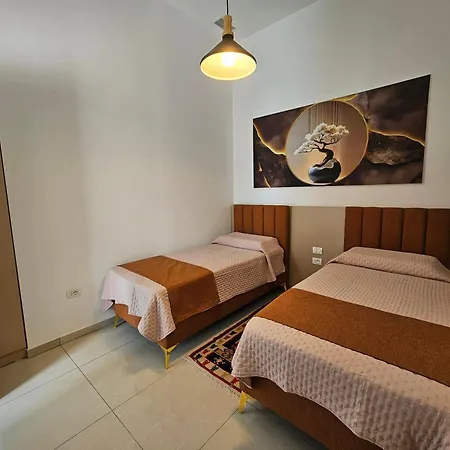 Darla's - 2 Bedroom In Apartmán Durrës