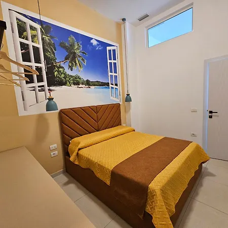 Darla's - 2 Bedroom In * Durrës