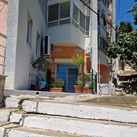 Darla's - 2 Bedroom In Apartament *