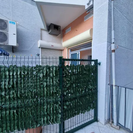 Darla's - 2 Bedroom In Apartament *